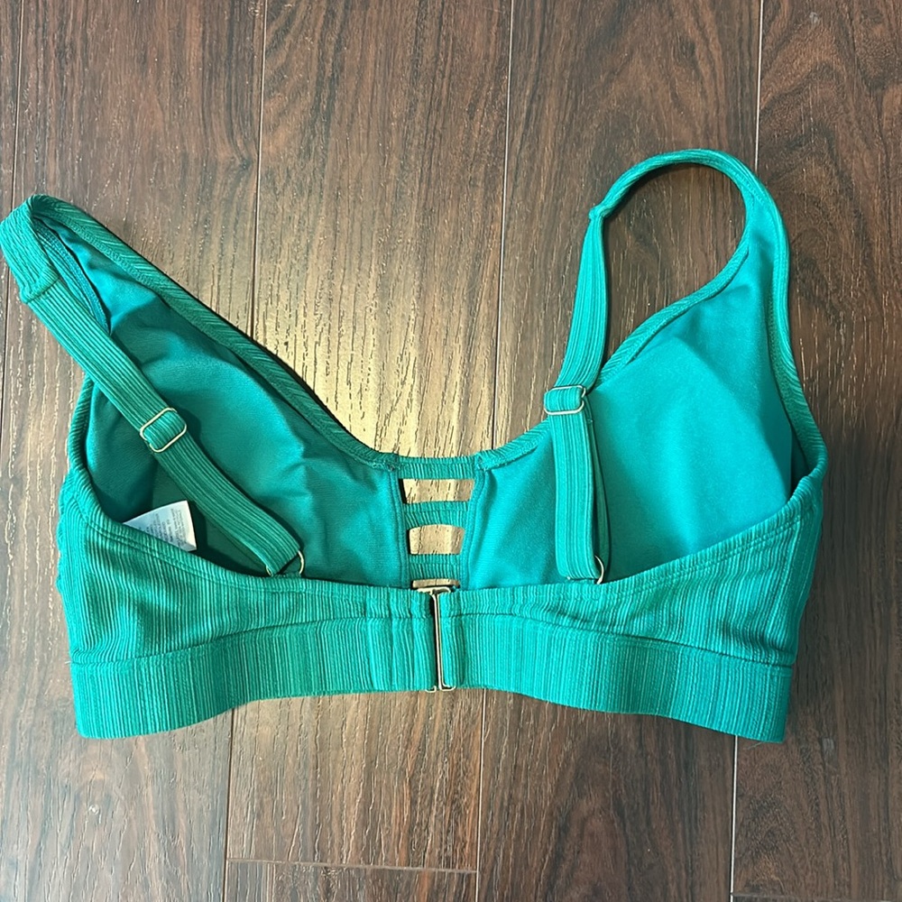 Pretty Emerald green bikini top - Picture 3 of 4